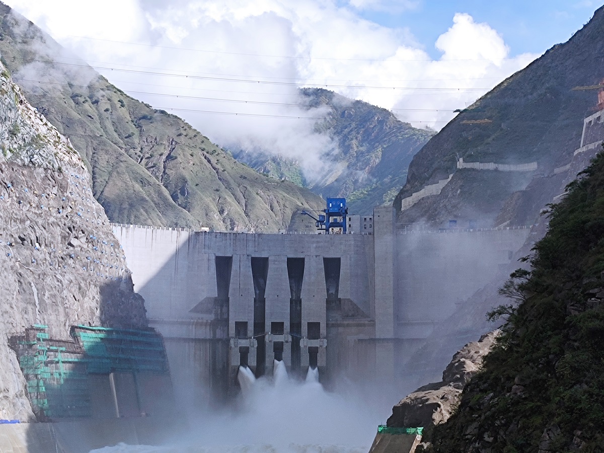 熱烈祝賀雅砻江楊房溝水電(diàn)站首台機組并網成功 ——瑞康鐵軍再立新(xīn)功